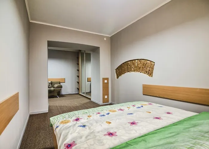 Apartment On Knyazya Leva 2 *